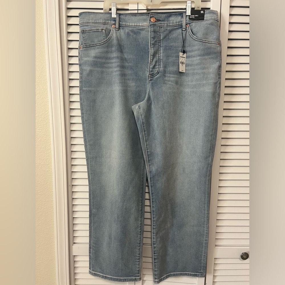 NWT - EXPRESS Straight Ankle, High Rise Jeans - 18 Long